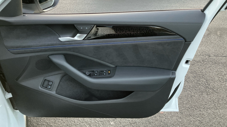 Volkswagen Passat 1.5 TSI eHybrid 272 R-Line 5dr DSG Estate